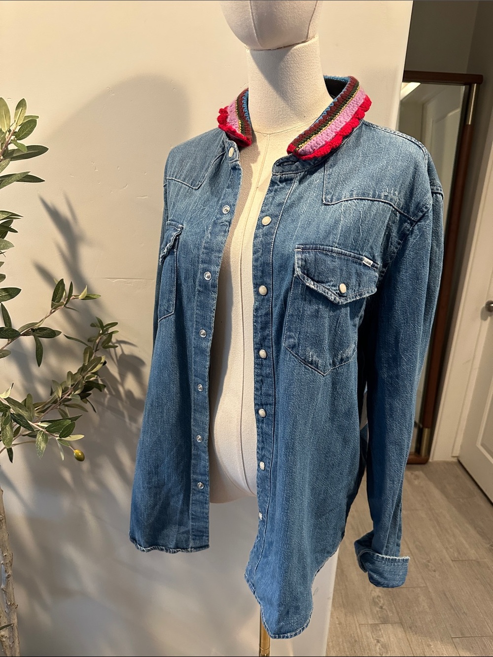 MOTHER The Collar Club Denim Shirt Jacket with Removable Crochet Collar New! - Picture 9 of 15
